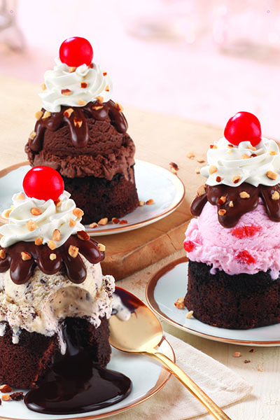 Baskin-Robbins’ Warm Lava Cake Sundae capitalizes on the popularity of molten cakes by upgrading a brownie bottom with its luscious profile