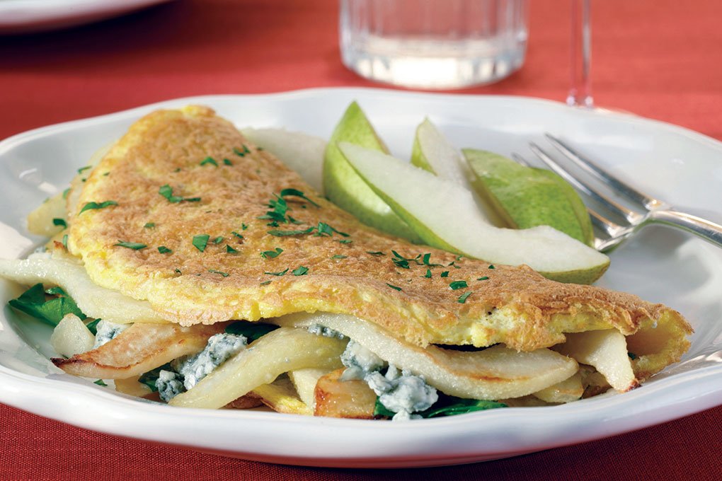 Roasted Pear, Spinach & Gorgonzola Omelet