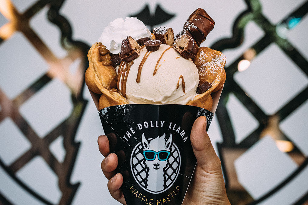 Build-Your-Own Dessert Waffle The Dolly Llama | Los Angeles