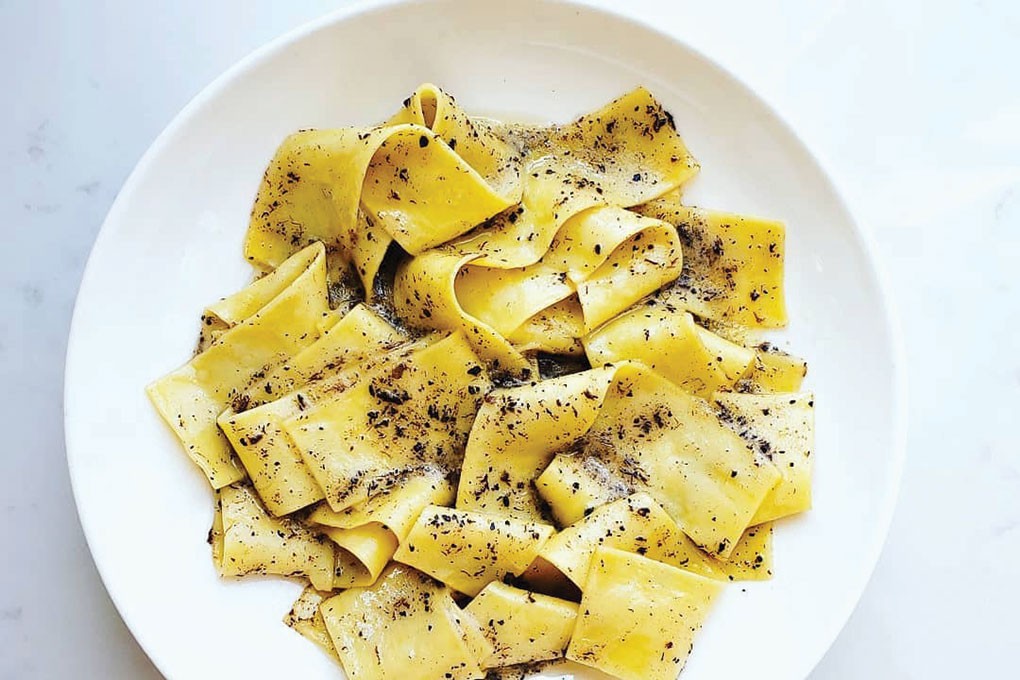 Pasta with truffles photo