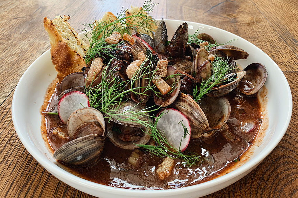 Steamed Clams in Arrabbiata photo