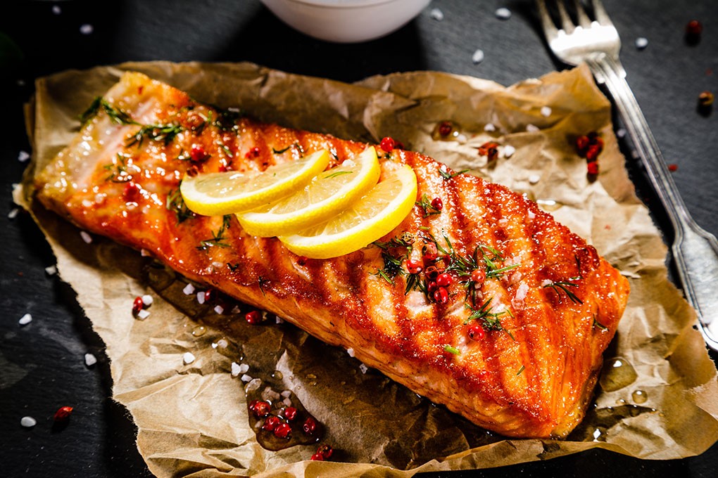 Take careful steps to optimize seafood’s allure in takeout applications.