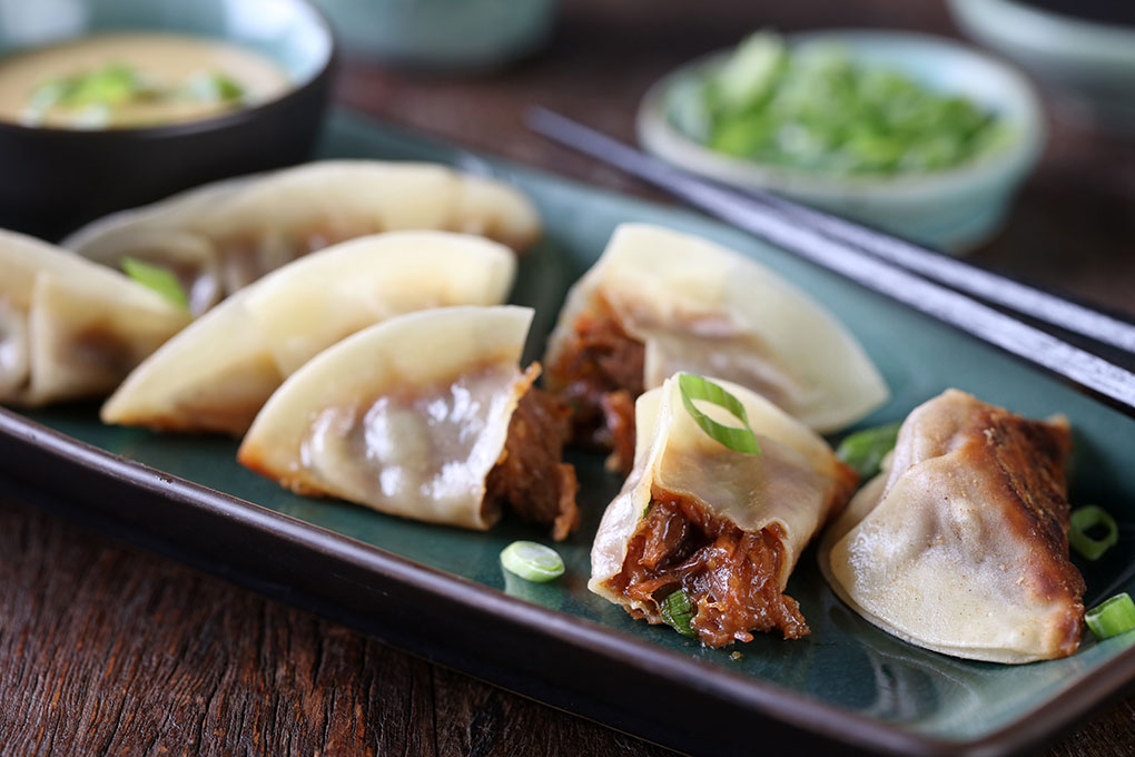 Shareables like these Mongolian-Style Beef Dumplings, featuring Smithfield Smoke’NFast Pot Roast, pair nicely with a sociable signature hard seltzer. The dumplings, rich with ginger, garlic, soy sauce and brown sugar, are served with a biting mustard dipping sauce.