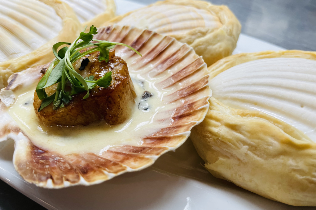 Treasure Chest Scallop en Croûte Flavor & The Menu