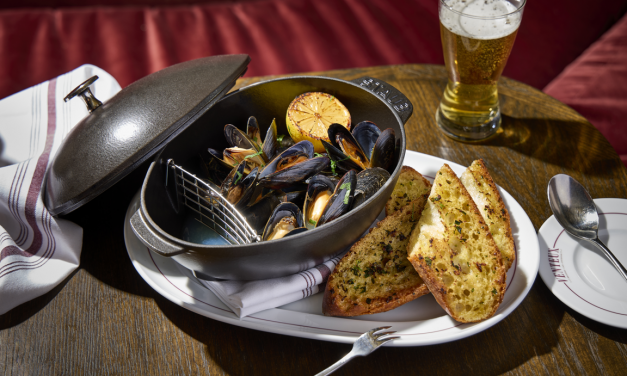 <span class="entry-title-primary">Flex Your Mussels: Moules Frites</span> <span class="entry-subtitle">Venteux | Chicago</span>