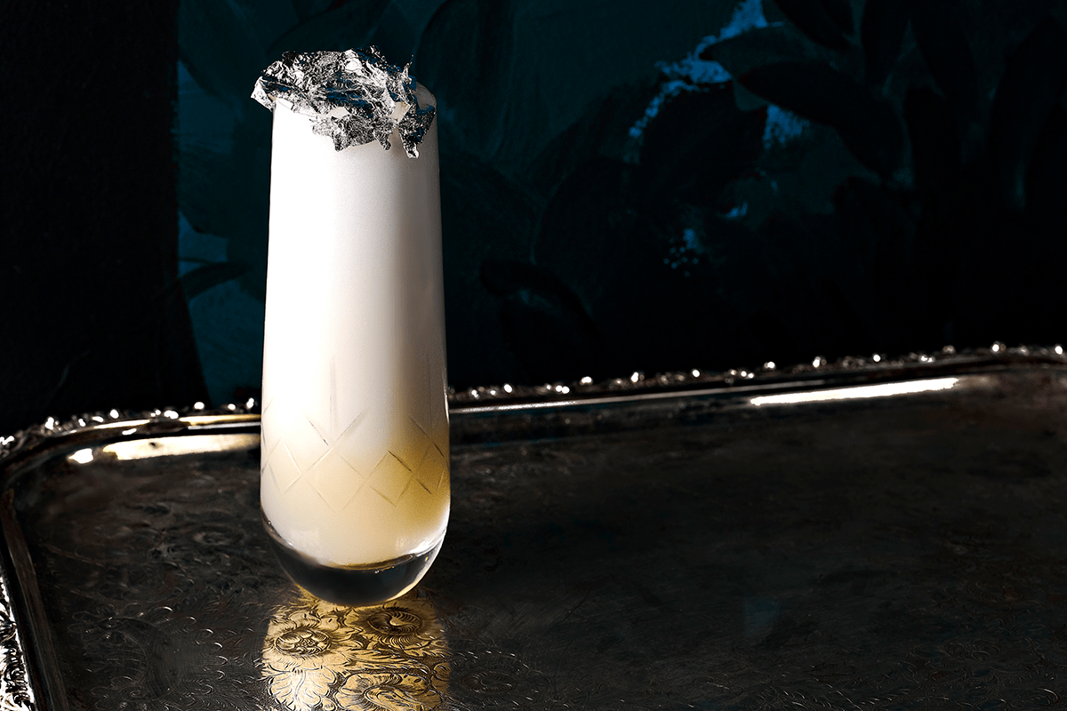 Turning-Cocktails-into-Mini-Works-of-Art-Hero-1-The-Silver-Fizz
