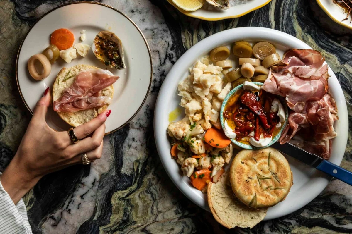 From “Girl Dinner” Fad to Snack Plate Sensations From “Girl Dinner” Fad to Snack Plate Sensations