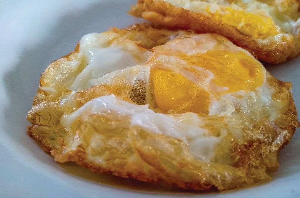 The Topper with Texture Egg toppers increase the flavor, variety and perceived value of dishes, and the yolk provides an additional “sauce”