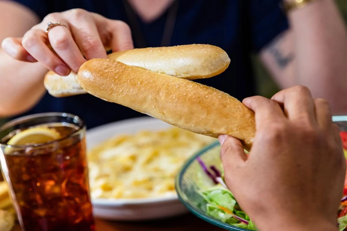 Why Olive Garden Wins: A Gen Z Perspective